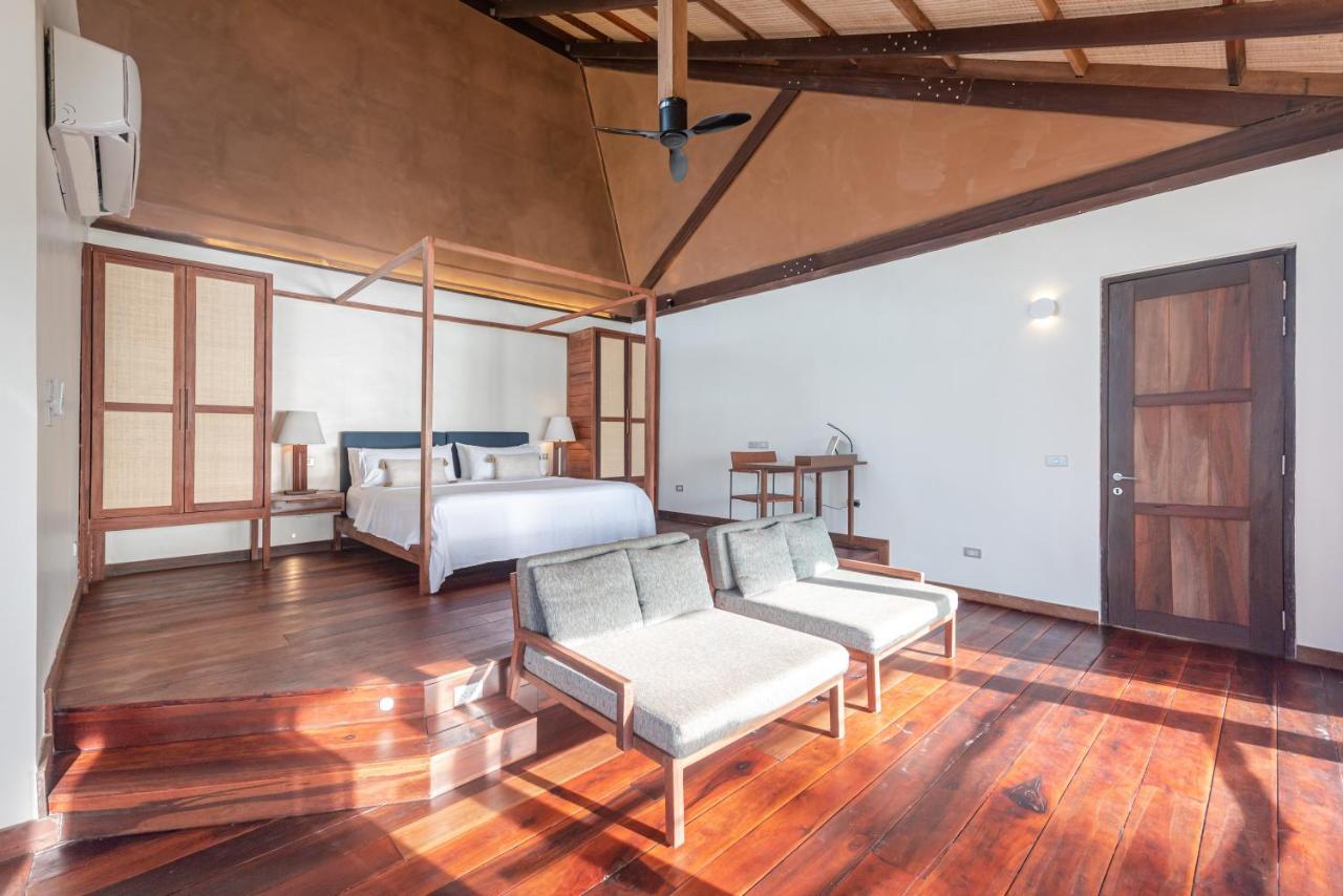 L'Osteria Luxe Beachfront B&B 제너럴 루나 외부 사진